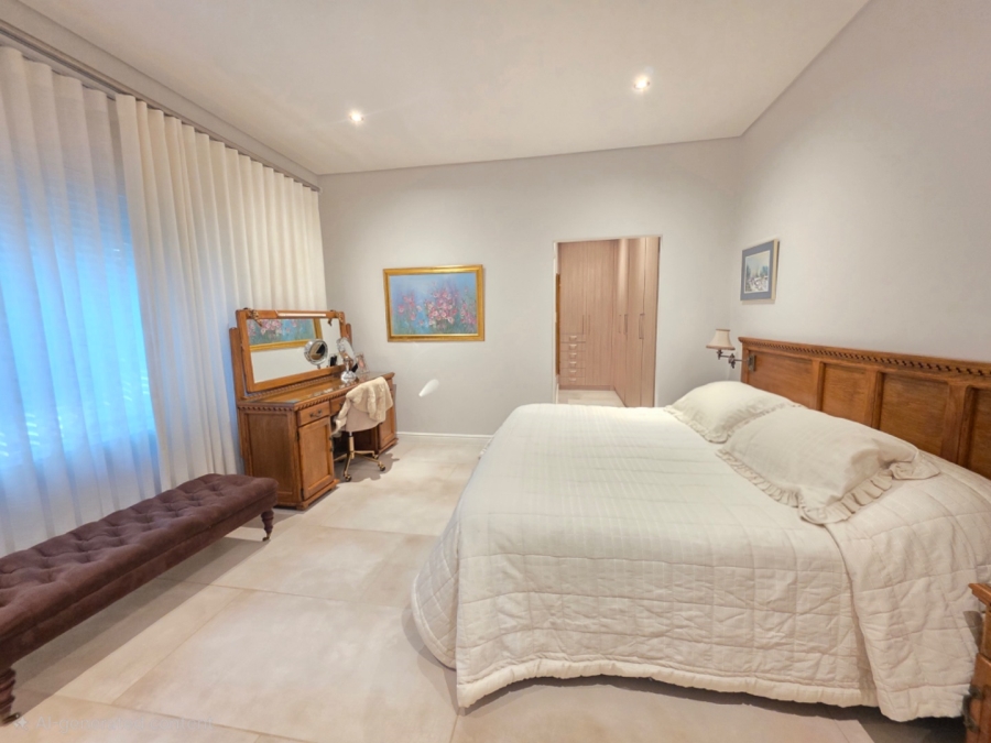 4 Bedroom Property for Sale in Dennegeur Western Cape